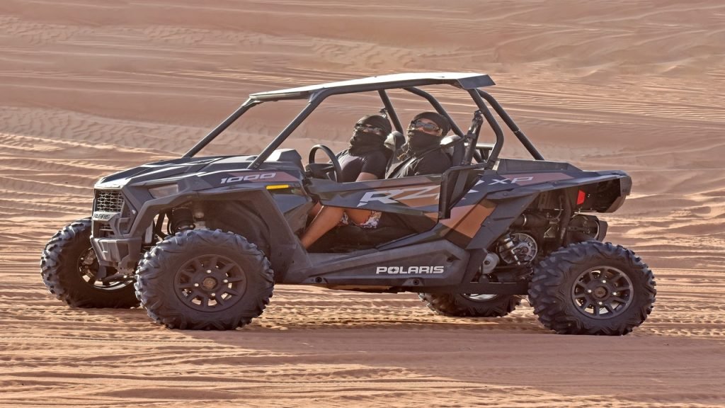 Dinner-in-desert-with-buggy-tour